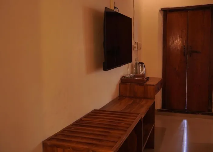 Soka Suarsena Monkey Forest Hotel 3*